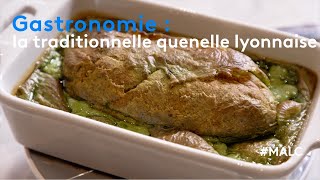 Gastronomie  la traditionnelle quenelle lyonnaise [upl. by Zat]