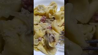 Tortellini ripieni ai funghi porcini conditi con un soffritto di cipolla e vari salumi a pezzetti [upl. by Ahcim85]