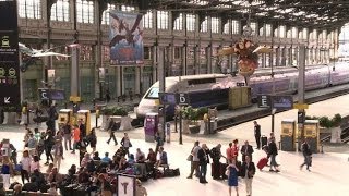 Grève à la SNCF  les usagers ont globalement anticipé [upl. by Talanian94]