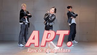 【APT】ROSÉ amp BRUNO MARS  DANCE  白菜Diva Feat阿獎Adamamp藝臻Aaron [upl. by Ragas569]