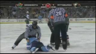 Erik Reitz vs Jordan Staal Nov 18 2008 [upl. by Ydoc]