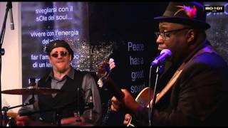 Ronny Jordan Trio  Moody Jazz Cafè quotBlues Grinderquot  05022012 [upl. by Panaggio]