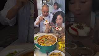 豆皮好好吃煮虾火锅味道不错妈妈做的饭就是好吃有食欲呀 eating foodie food mukbang eating funny shorts cooking short [upl. by Hsakiv]