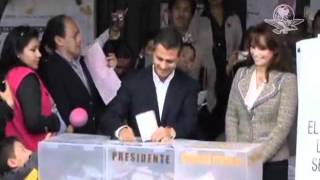 Enrique Peña Nieto vota en Atlacomulco [upl. by Cutlerr938]