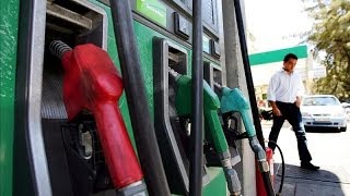 Investigan por qué el precio del combustible no baja tanto como el del petróleo [upl. by Aicilehp]