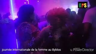 Les femmes soulèvent les cabas au Byblos Night Club de Paris by GPSTV [upl. by Eenafets]