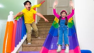 Aventura y Juguetes Eric Jannie Charlotte y Tobogán de Escaleras en Casa 🌈🛝 Diversión para Niños [upl. by Pepe]