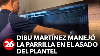 Dibu Martínez manejó la parrilla en el asado del plantel antes de ArgentinaUruguay [upl. by Francis]