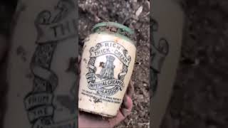 Live dig imperial creamery glasgow cream Pot one of The rarest creams pots bottle digging Scotland [upl. by Neelik496]