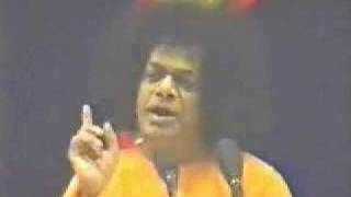 Sathya Sai Baba singing quotGovinda Krishna Jayquot Bhajan [upl. by Stubstad911]