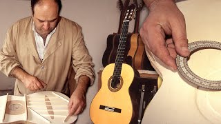 GUITARRA CLÁSICA artesana Fabricación en el taller de una familia de guitarreros  Documental [upl. by Odnuges]