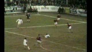 Leeds Uniteds Eddie Grays Wondergoal V Burnley [upl. by Ihtac]