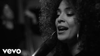 Kandace Springs  Solitude Live Session [upl. by Artima]