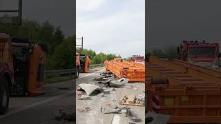 Betonteile auf der A 4 Autobahn bei ChemnitzOst gesperrt [upl. by Town964]