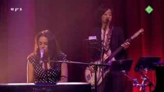 09 Norah Jones  Rosies lullaby live in Amsterdam [upl. by Aihsyn259]