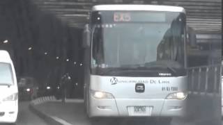 Ciclista imprudente en la vía del Metropolitano [upl. by Nyrak]