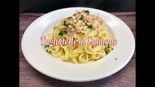 Tagliatelle al Salmone Ricetta Veramente Facile e Buona [upl. by Titus]