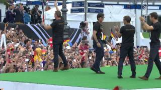 WM 2014  Empfang der deutschen Nationalmannschaft in Berlin [upl. by Downes]