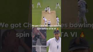 Chris Woakes bowling He is bowling spin because of bad light is peak Test cricket testcricket [upl. by Harobed]