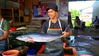 MASTERING ACEHNESE RAINBOW RUNNER FISH CUTTING TECHNIQUES  FISH MARKET ACEHNESE🔪🔥 [upl. by Jacie722]