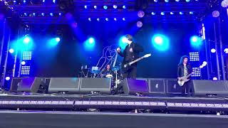 Catfish and the bottlemen Fluctuate live jimmy kimmel [upl. by Picco968]