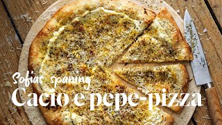 Så gör du cacio e pepepizza [upl. by Annatnom]