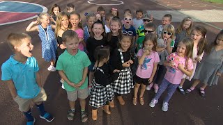 17 Sets of Twins Start Kindergarten in Same School District [upl. by Eislrahc402]