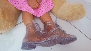 Bota infantil com glitter [upl. by Tormoria624]