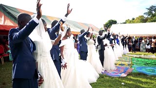 Eglise CMA dAssandrè  12 mariages célébrés en une seule cérémonie initiative du Pasteur Alain [upl. by Lemert]