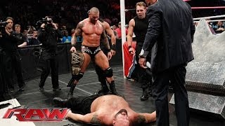 Big Show vs The Shield amp Randy Orton  4on1 Handicap Match Raw Nov 4 2013 [upl. by Aerdnac]