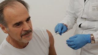 Dalle autorità lappello alla vaccinazione [upl. by Maurizia384]