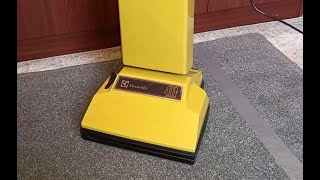 Vintage Vacuum Cleaner Deep Clean Test  1981 Electrolux Z411 [upl. by Merwin412]