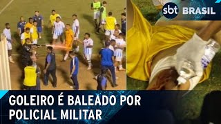 Goleiro do Grêmio Anápolis leva tiro de bala de borracha de PM após jogo  SBT Brasil 110724 [upl. by Itnavart]