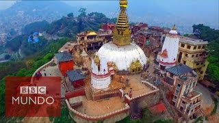 Terremoto Nepal la destrucción de Katmandú vista desde un dron [upl. by Nylahs]