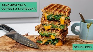 Sandwich cald cu pesto si cheddar [upl. by Ximenez]