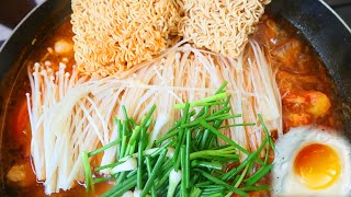 Spicy soup noodles recipe  How to make enokitake and pork soup recipe [upl. by Pihc]