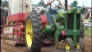 Unstyled John Deere G pulling in the 5000 pound class at Almelund Minnesota [upl. by Einnaoj]