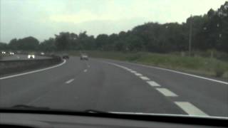 A 90 kmh sur autoroute  La voie pour vehicule lent [upl. by Hughmanick491]