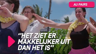 De au pairs LEREN Hawaïaans dansen en Bibi neemt AFSCHEID  Au Pairs  NPO 3 TV [upl. by Leahplar]