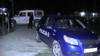 Report TV  Tritoli në FushëKrujë policia kontrolle natën [upl. by Moorefield]