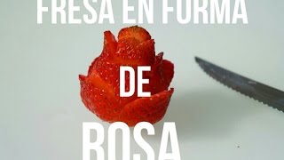 COMO CORTAR UNA FRESA EN FORMA DE UNA ROSA  SUPER FÁCIL [upl. by Neela]