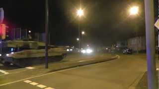 Eine große Leopard 2 Panzer Kolonne in Gütersloh um 2200 Uhr [upl. by Oliver241]