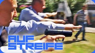 quotDie Waffe runterquot  Tötliche Gefahr im Garten  Auf Streife  SAT1 [upl. by Gautious]