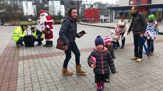 LA PLACE DU VILLAGEAvec le père noël 🎅🏻 a CranGevrier de la Ville dAnnecy [upl. by Eceined]