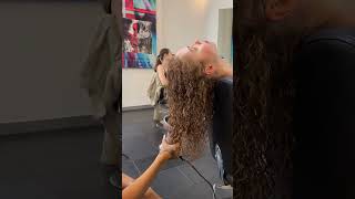 Spiralwelle 🫵Perfekt für feinere Haare 🥰 curlyhair hairstyle hair joergmengelfriseure [upl. by Rania]