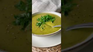 Velouté de pois cassés aux légumes [upl. by Attennod]