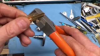 making key for T Handle lock with Lishi Cutter [upl. by Aihsak74]