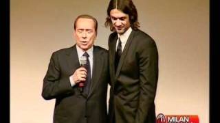 Premiazioni alla festa dei 25 anni di Berlusconi al Milan [upl. by Sidran]