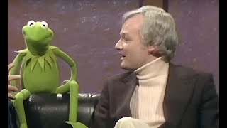 John Inman meets Kermit the Frog 1976 [upl. by Griselda286]