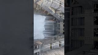 Hydraulically powered dam radial gate closing [upl. by Gemini]